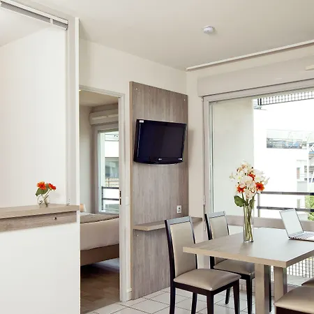 Sejours & Affaires Ferrand Park Republique 아파트호텔 2*
