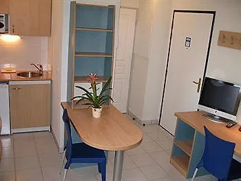 Sejours & Affaires Ferrand Park Republique 아파트호텔 2*