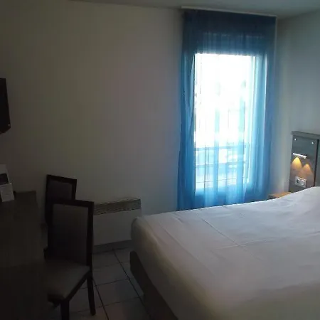 מלון דירות Sejours & Affaires Ferrand Park Republique 2*