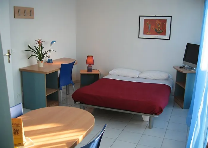 Sejours & Affaires Ferrand Park Republique Aparthotel 2*